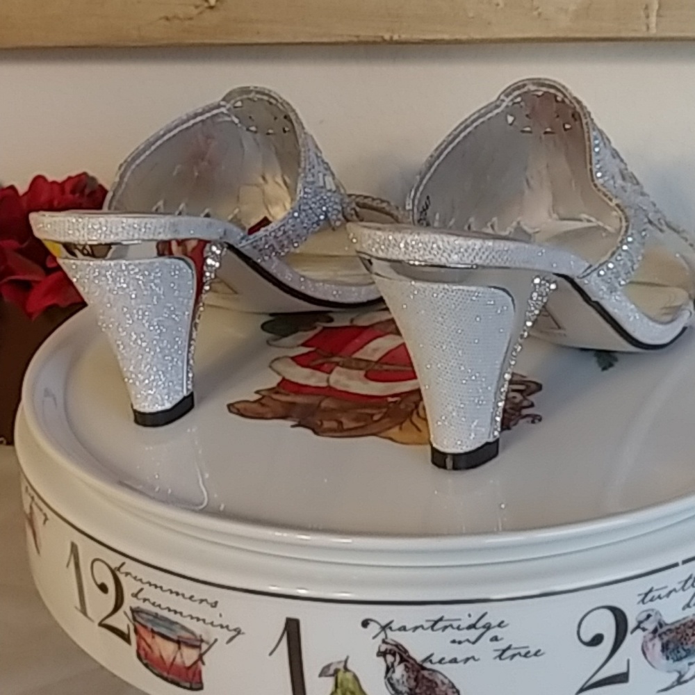 Pierre Dumas womens heels